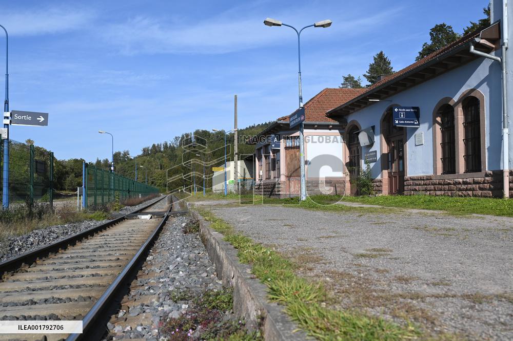 Journey of Lina from her home towards the train station of Saint-Blaise-la-Roche