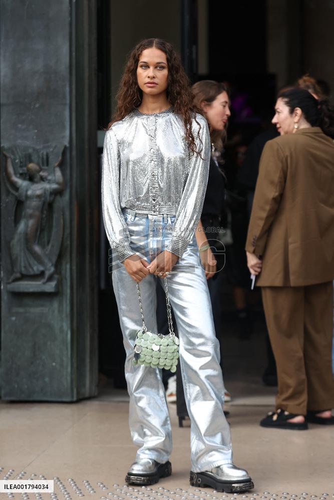 PFW - Rabanne Womenswear Spring/Summer 2024 - Arrivals NB