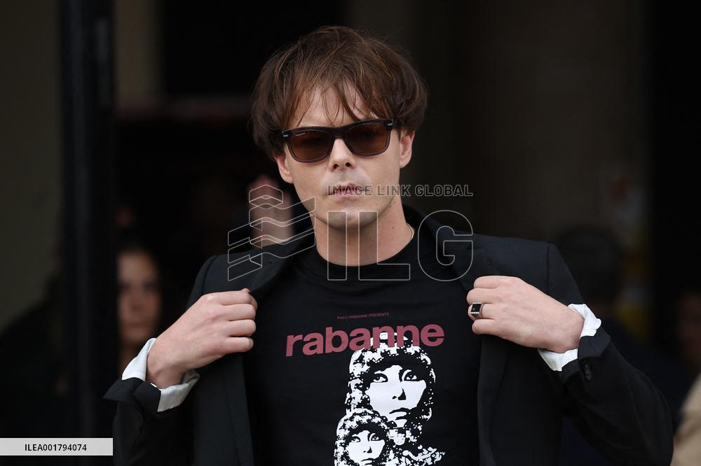 PFW - Rabanne Womenswear Spring/Summer 2024 - Arrivals NB