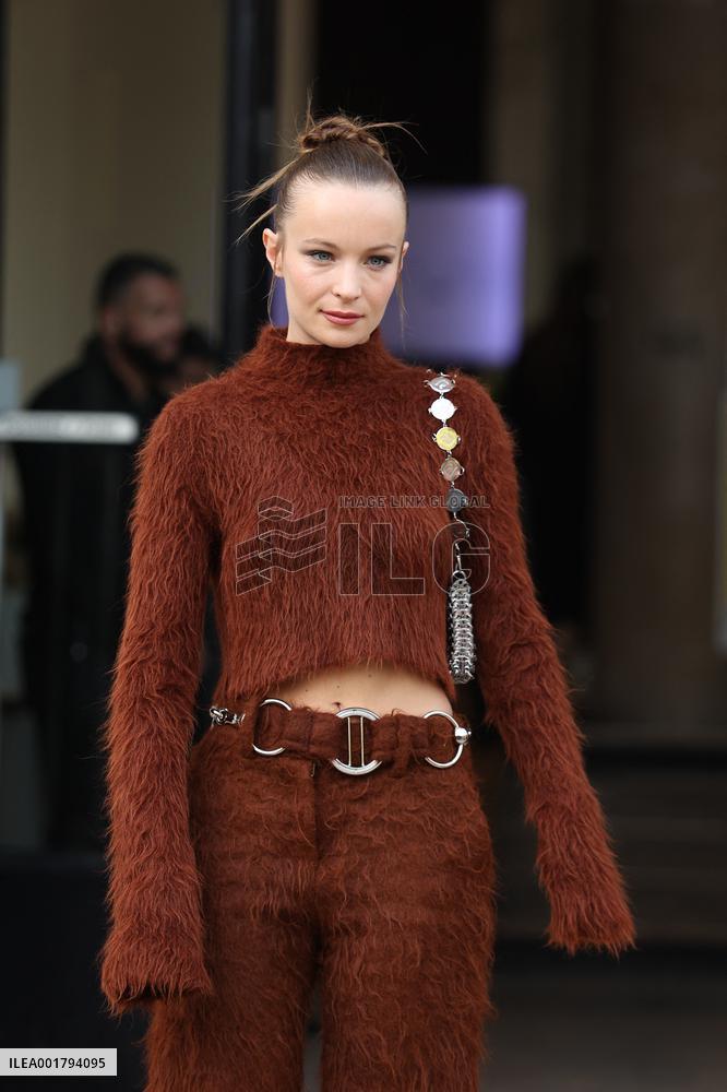 PFW - Rabanne Womenswear Spring/Summer 2024 - Arrivals NB