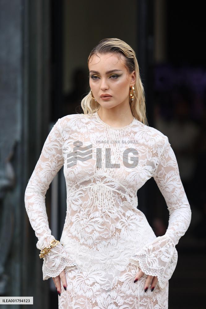PFW - Rabanne Womenswear Spring/Summer 2024 - Arrivals NB