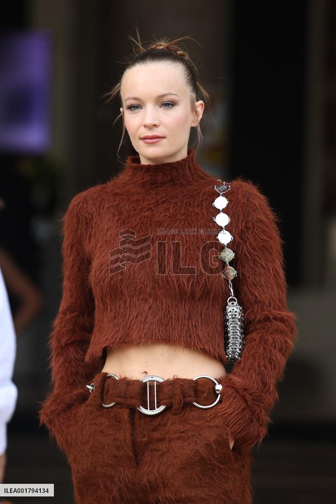 PFW - Rabanne Womenswear Spring/Summer 2024 - Arrivals NB