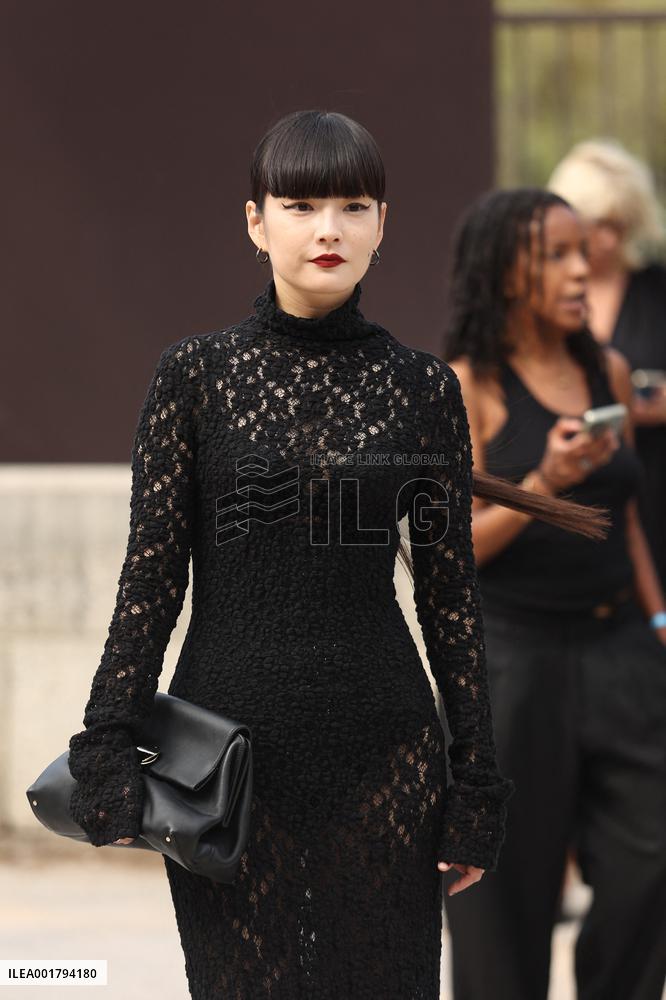PFW - CHLOE Womenswear Spring/Summer 2024 - Arrivals NB