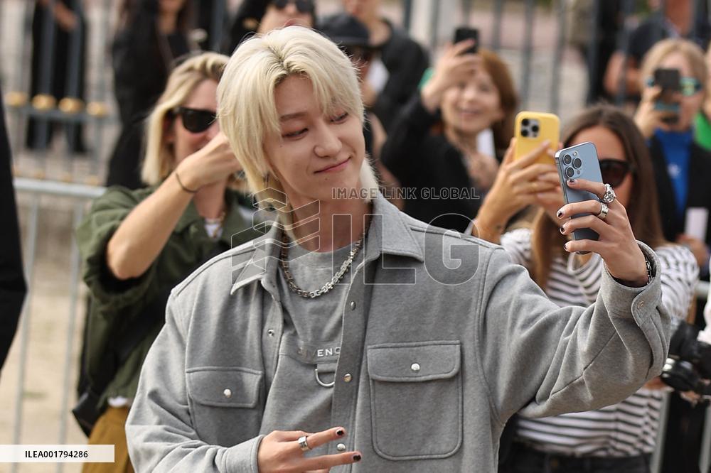 PFW - Givenchy Womenswear Spring/Summer 2024 - Arrivals NB