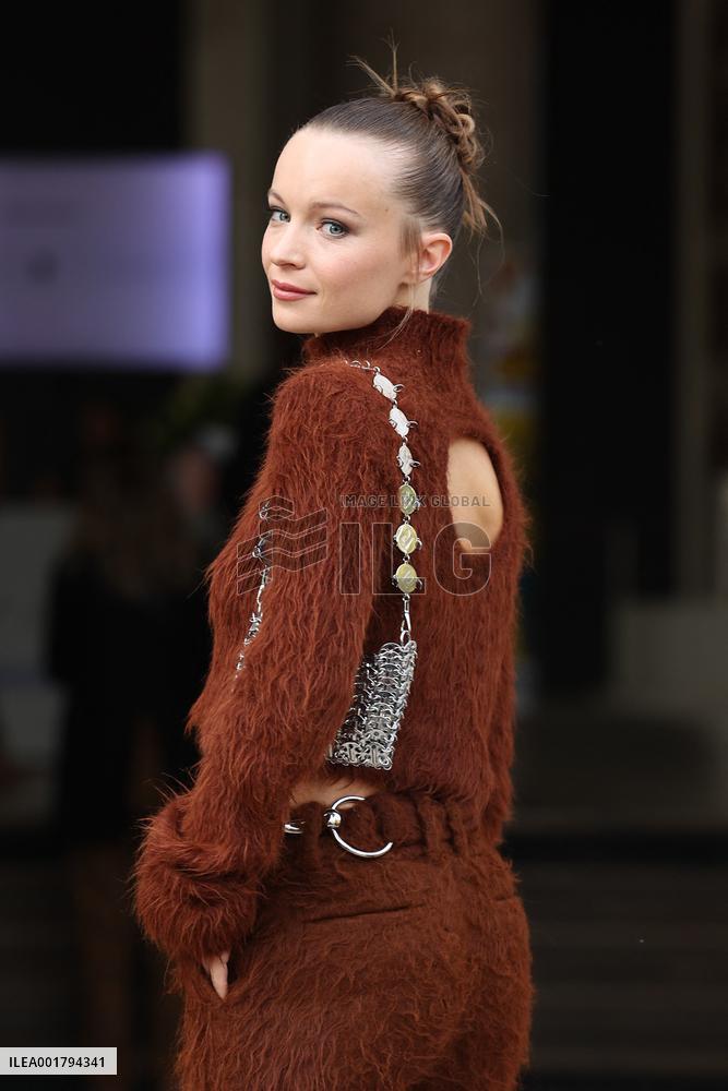 PFW - Rabanne Womenswear Spring/Summer 2024 - Arrivals NB