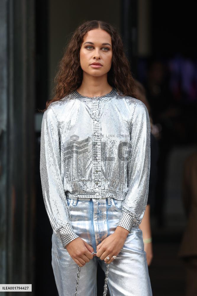 PFW - Rabanne Womenswear Spring/Summer 2024 - Arrivals NB