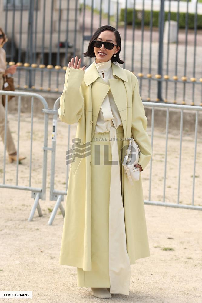PFW - Givenchy Womenswear Spring/Summer 2024 - Arrivals NB