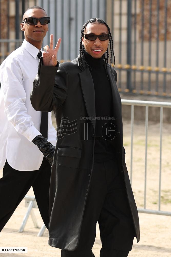 PFW - Givenchy Womenswear Spring/Summer 2024 - Arrivals NB