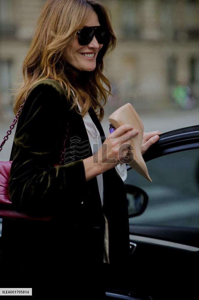 PFW - Roger Vivier Street Style