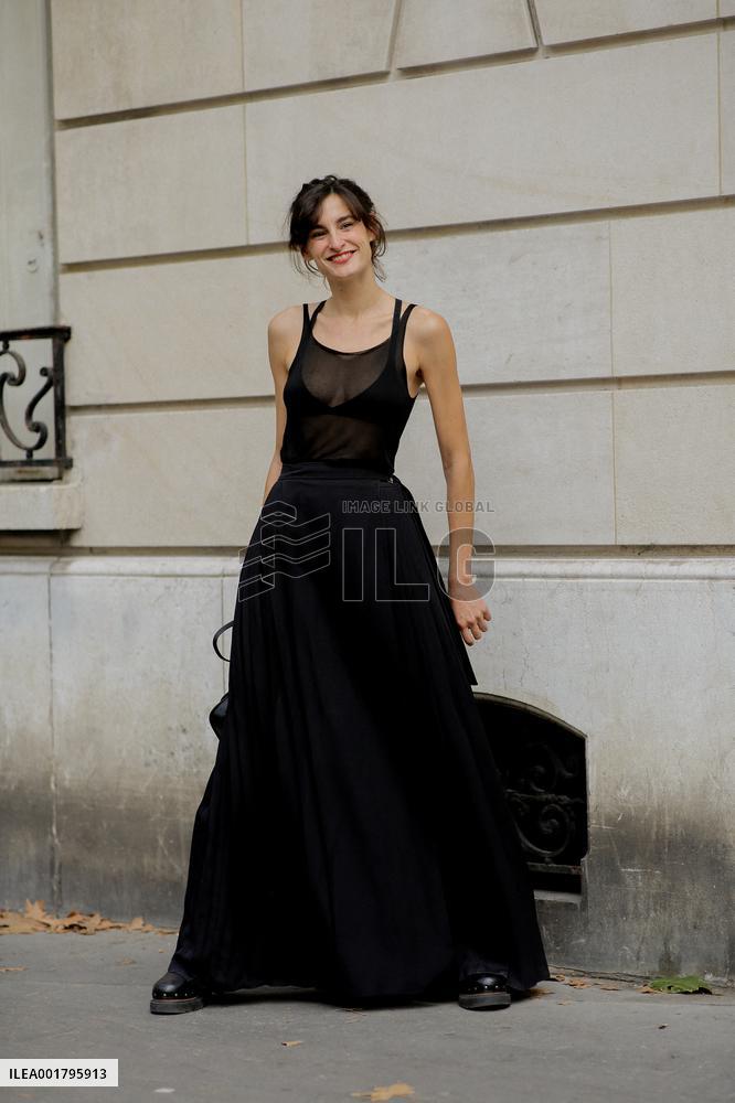 PFW - Roger Vivier Street Style