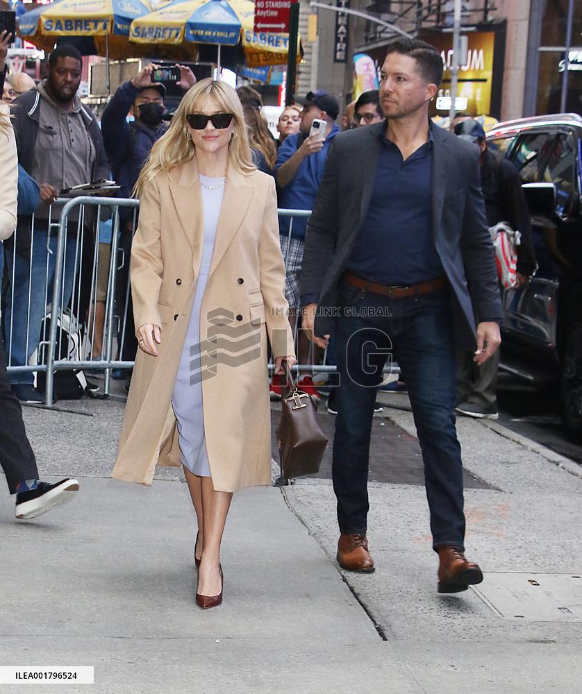 Reese Witherspoon Outside GMA - NYC