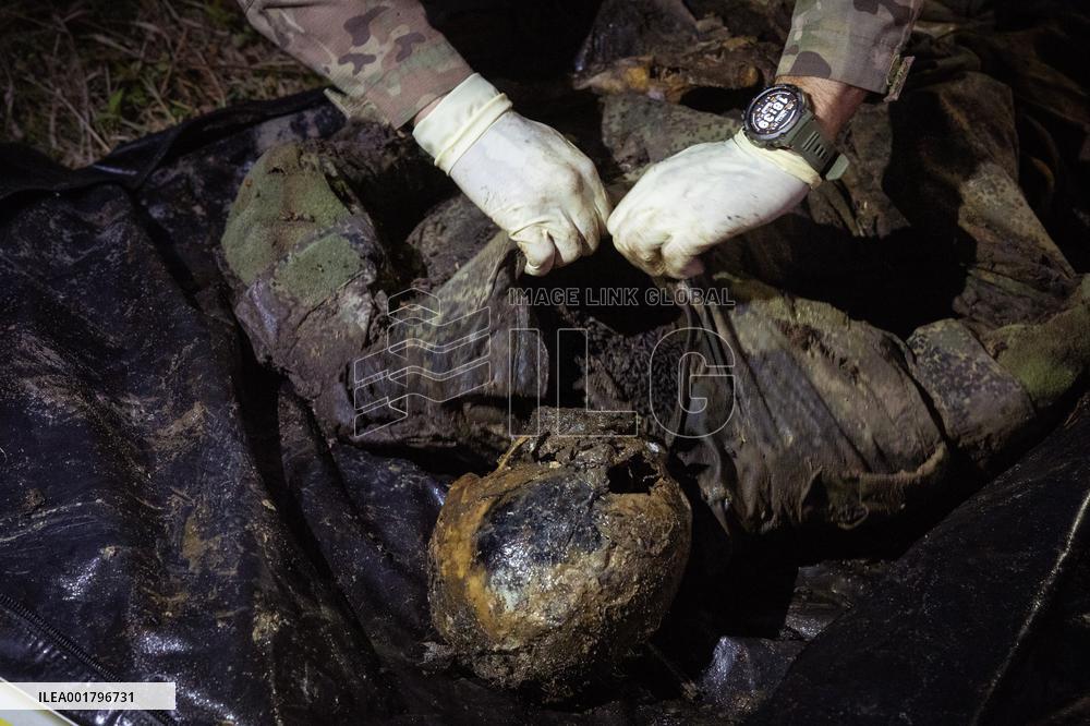 Platsdarm search team body collectors