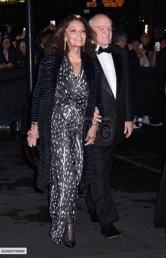 The Albies Outside Arrivals - NYC