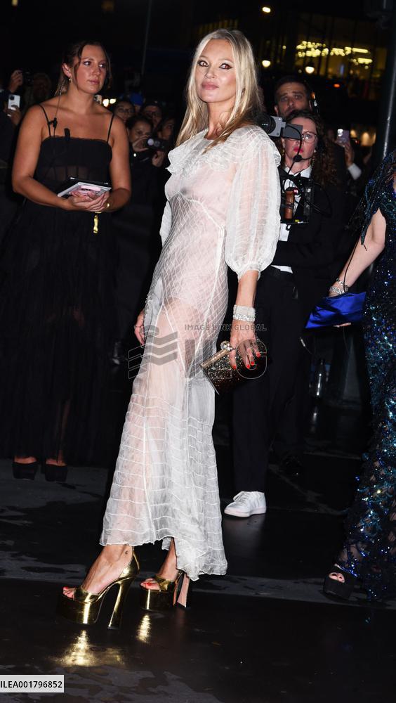 The Albies Outside Arrivals - NYC