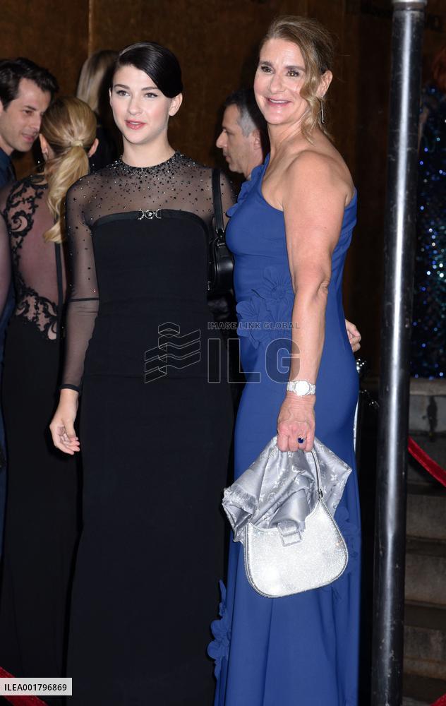 The Albies Outside Arrivals - NYC