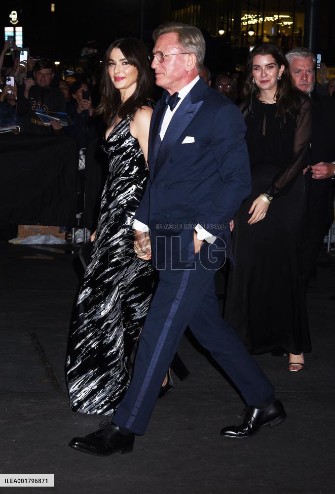 The Albies Outside Arrivals - NYC