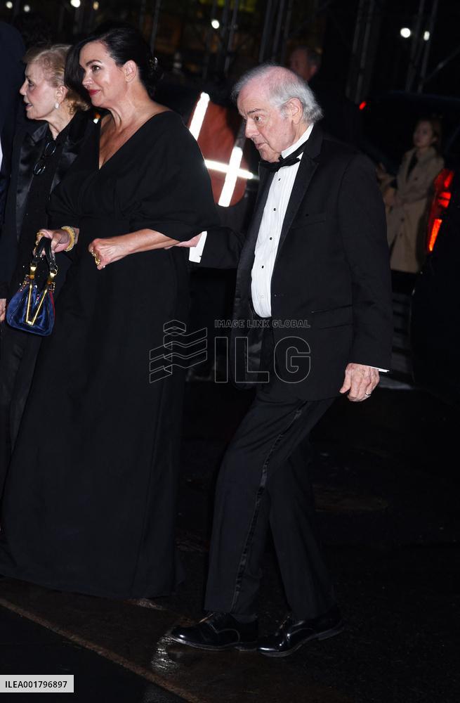 The Albies Outside Arrivals - NYC