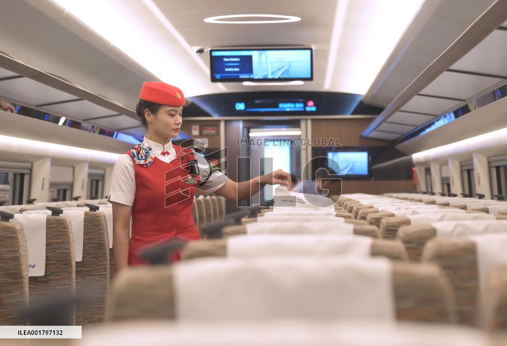 CHINA-FUJIAN-CROSS-SEA RAILWAY-ATTENDANTS (CN)