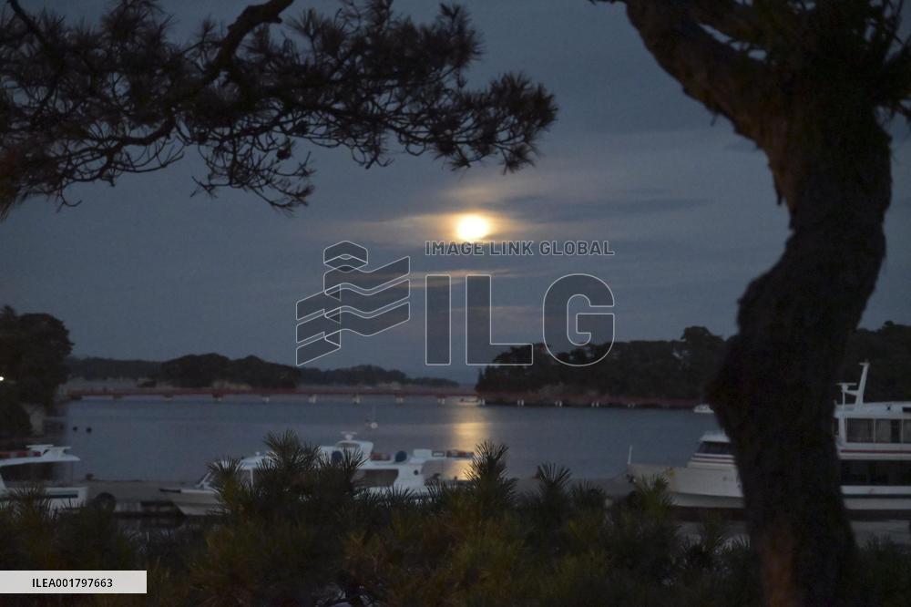 Harvest moon