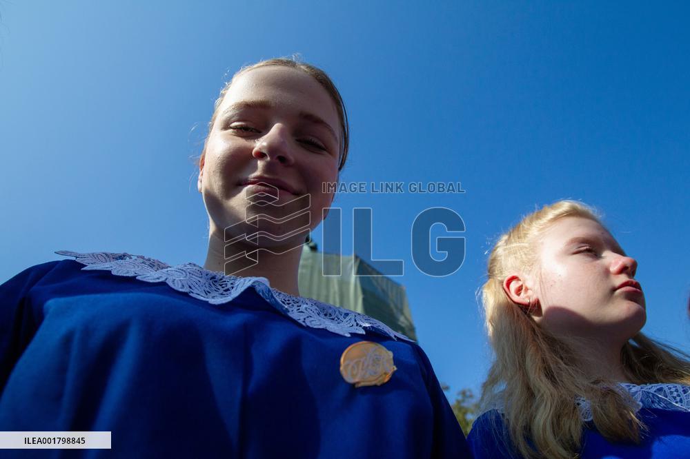 Cadets get shoulder marks in Kyiv