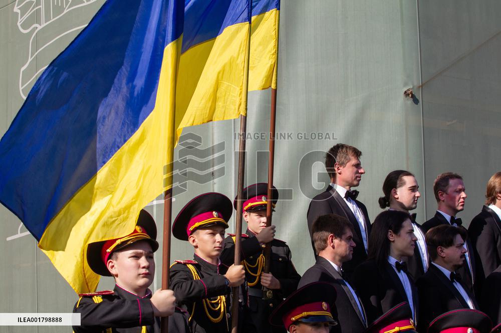 Cadets get shoulder marks in Kyiv