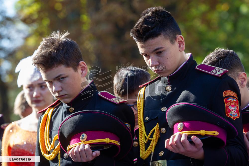 Cadets get shoulder marks in Kyiv