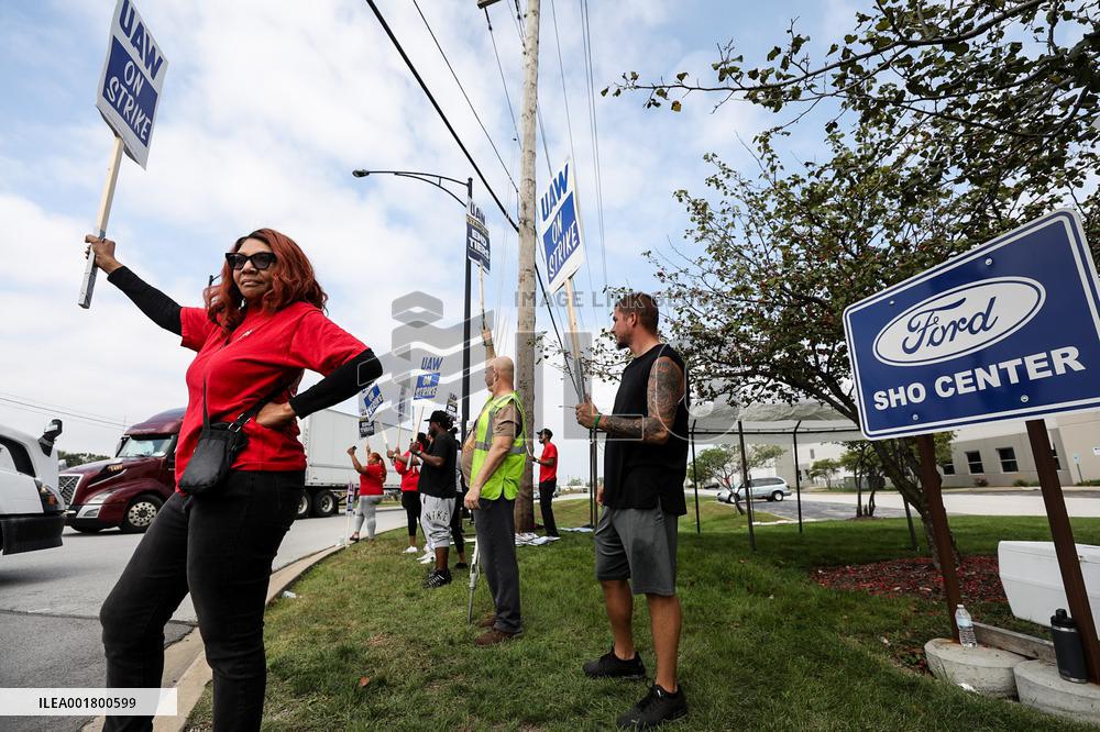 U.S.-CHICAGO-AUTO WORKERS-STRIKE-EXPANSION