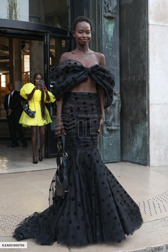 PFW - Nina Ricci Womenswear Spring-Summer 2024 - Arrivals NB