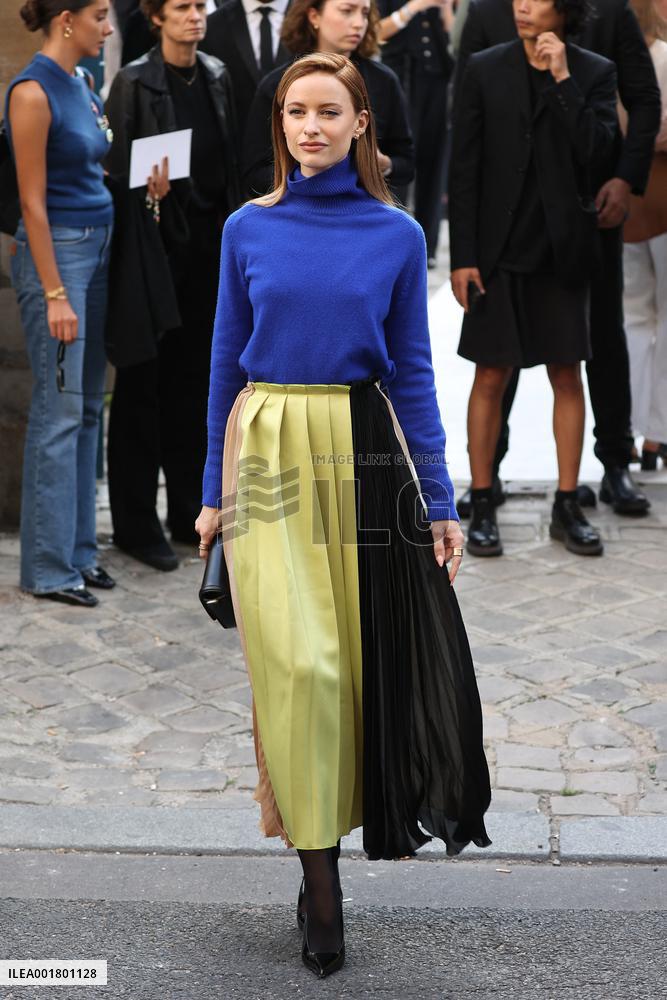 PFW - Victoria Beckham Womenswear Spring-Summer 2024 - Arrivals NB