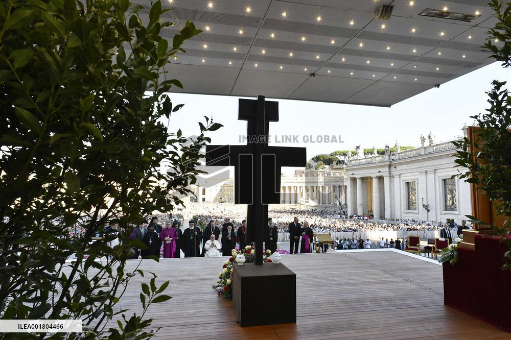 Ecumenical Prayer Vigil 'Together' With Pope Francis - Vatican