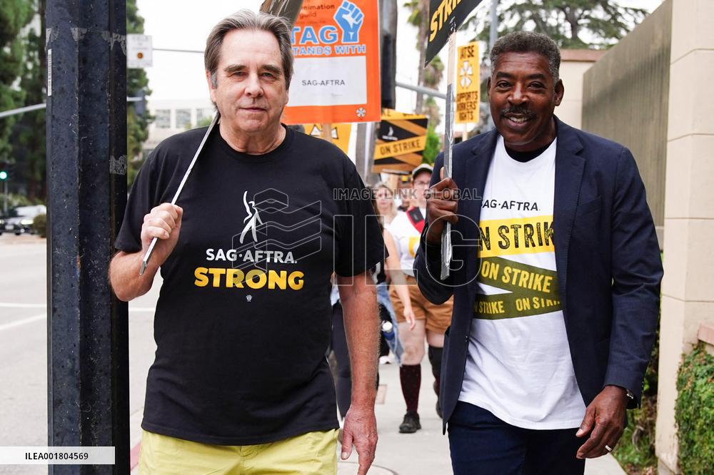Celebs Join SAG-AFTRA Picket Line - LA