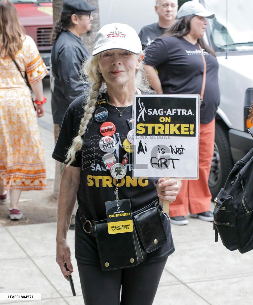 Celebs Join SAG-AFTRA Picket Line - LA