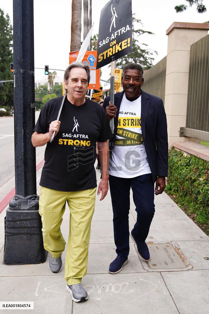 Celebs Join SAG-AFTRA Picket Line - LA