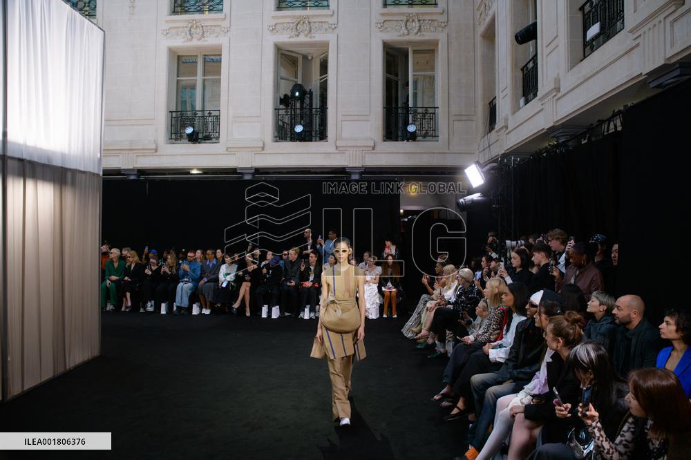 PFW - EENK Runway
