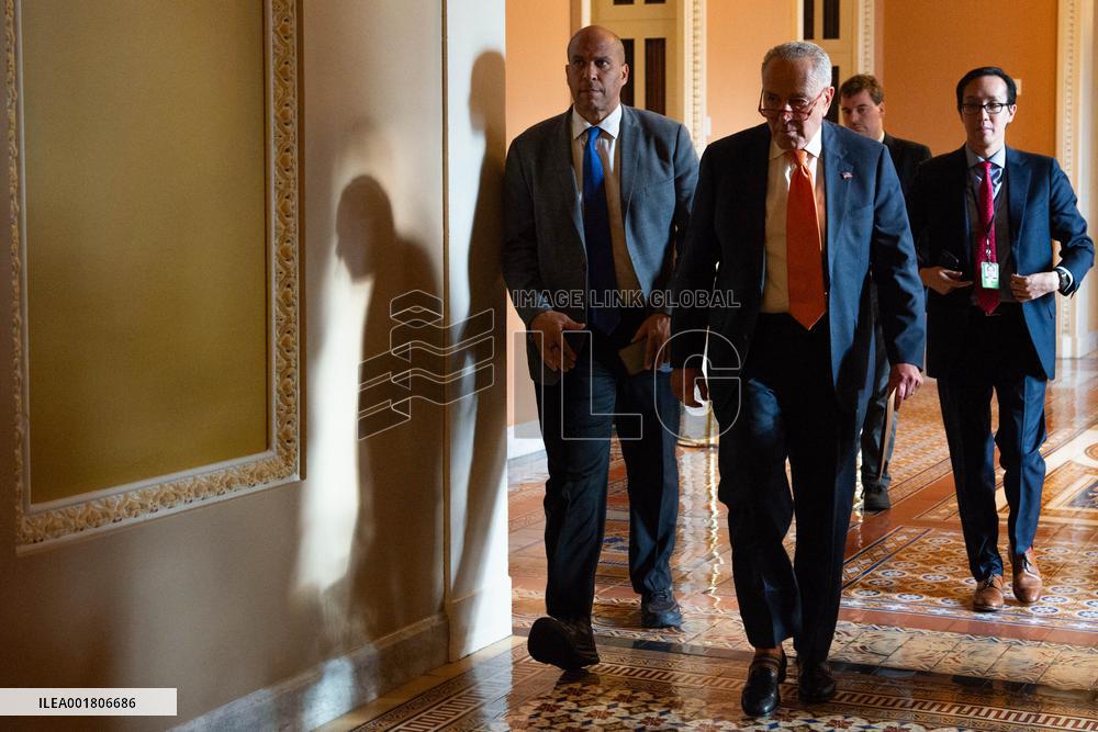 US Avoids Government Shutdown In Last-Minute Deal - Washington