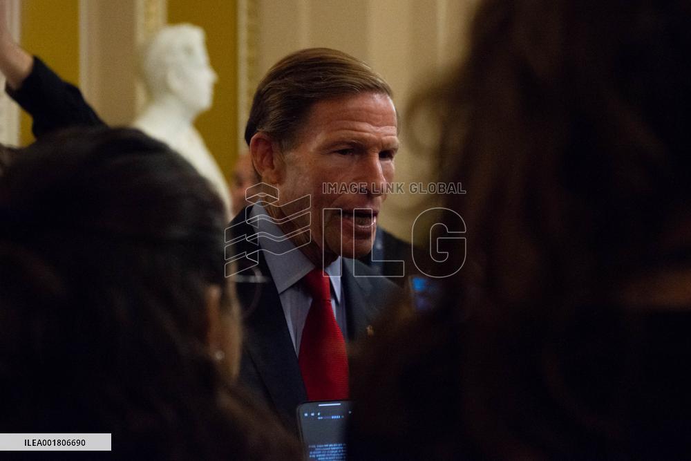 US Avoids Government Shutdown In Last-Minute Deal - Washington