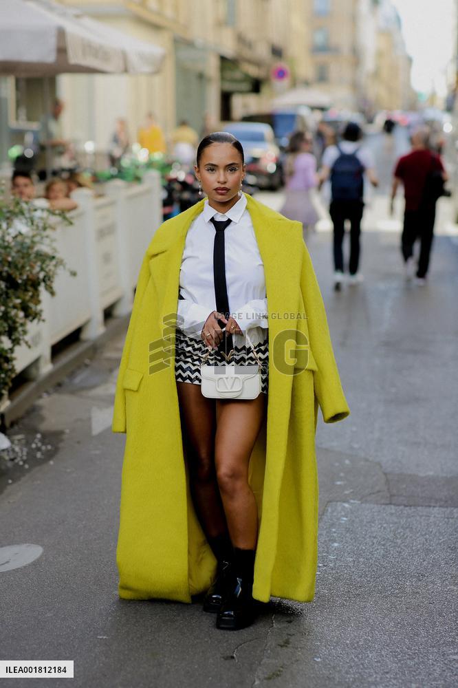 PFW - Valentino Street Style
