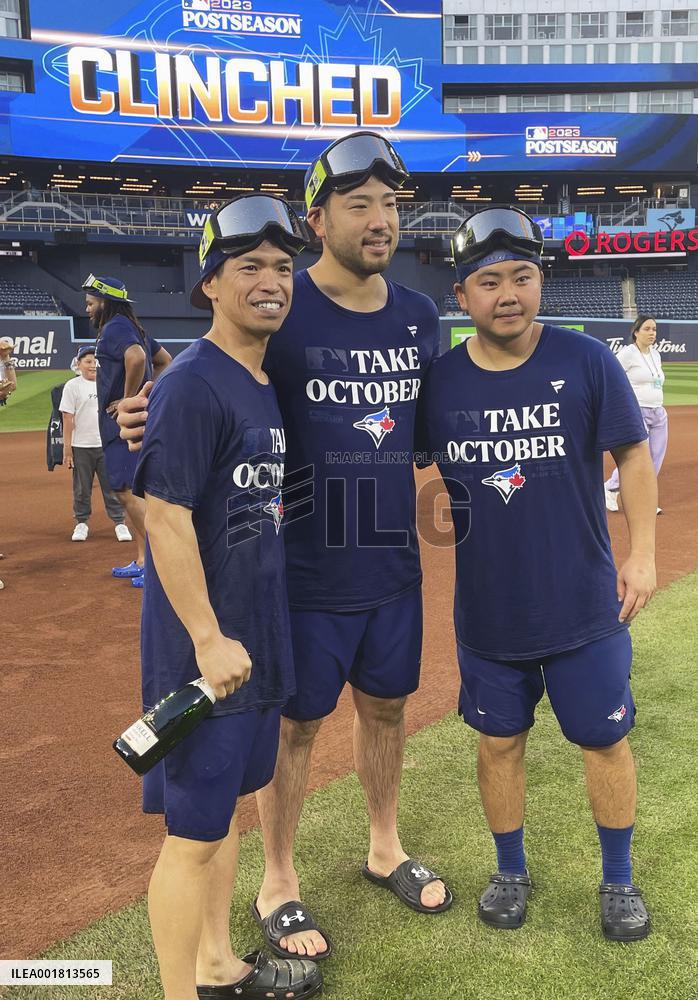 Baseball: Blue Jays clinch playoff berth