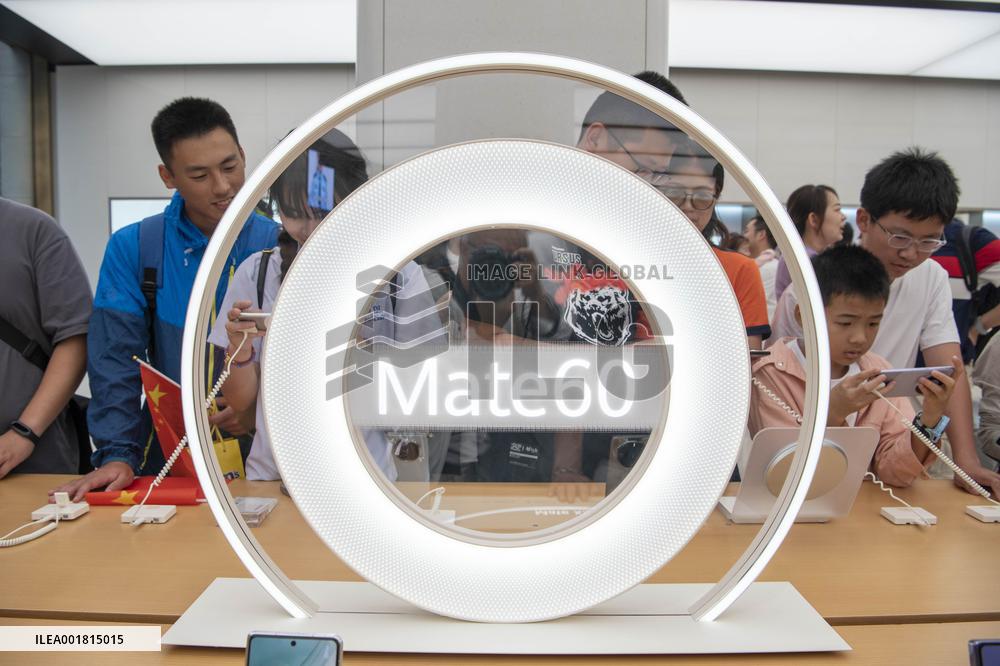 Customers At Huawei Store in Shanghai