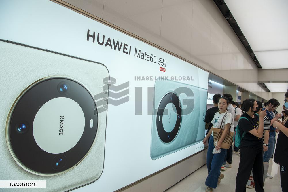 Customers At Huawei Store in Shanghai