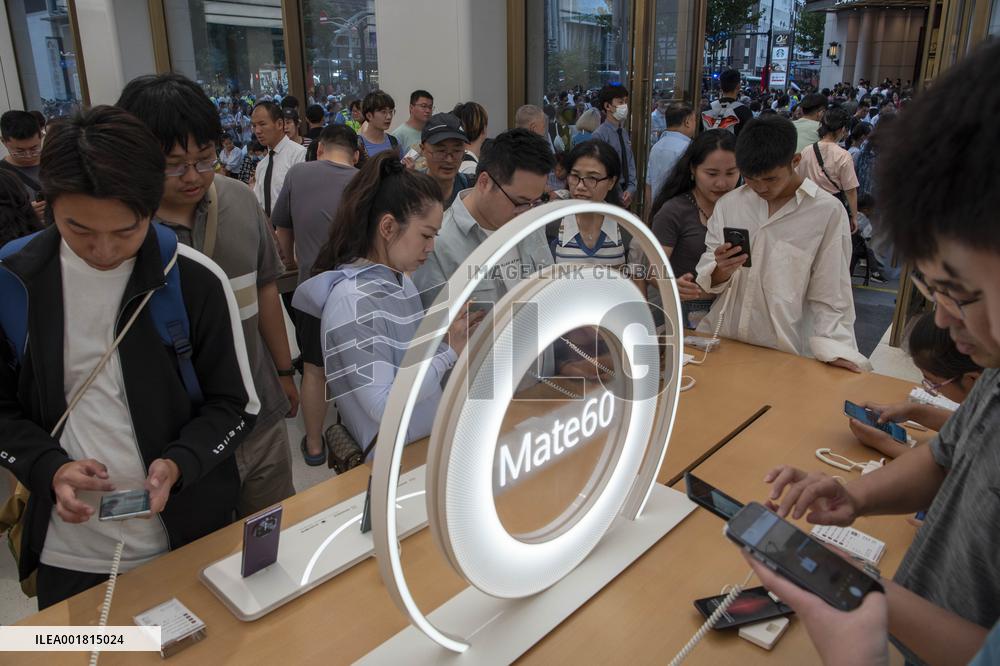 Customers At Huawei Store in Shanghai