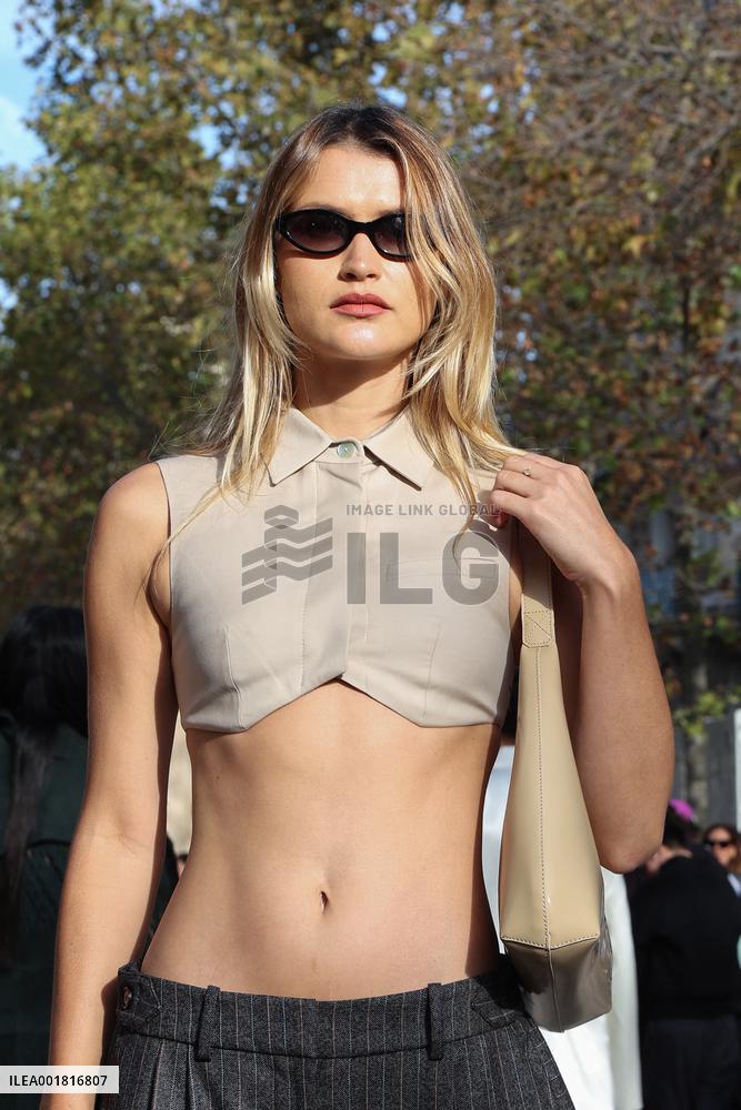 PFW - Stella McCartney Womenswear Spring-Summer 2024 - Arrivals NB