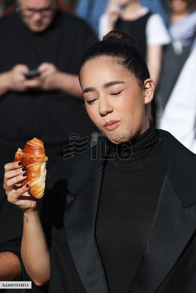 PFW - Stella McCartney Womenswear Spring-Summer 2024 - Arrivals NB