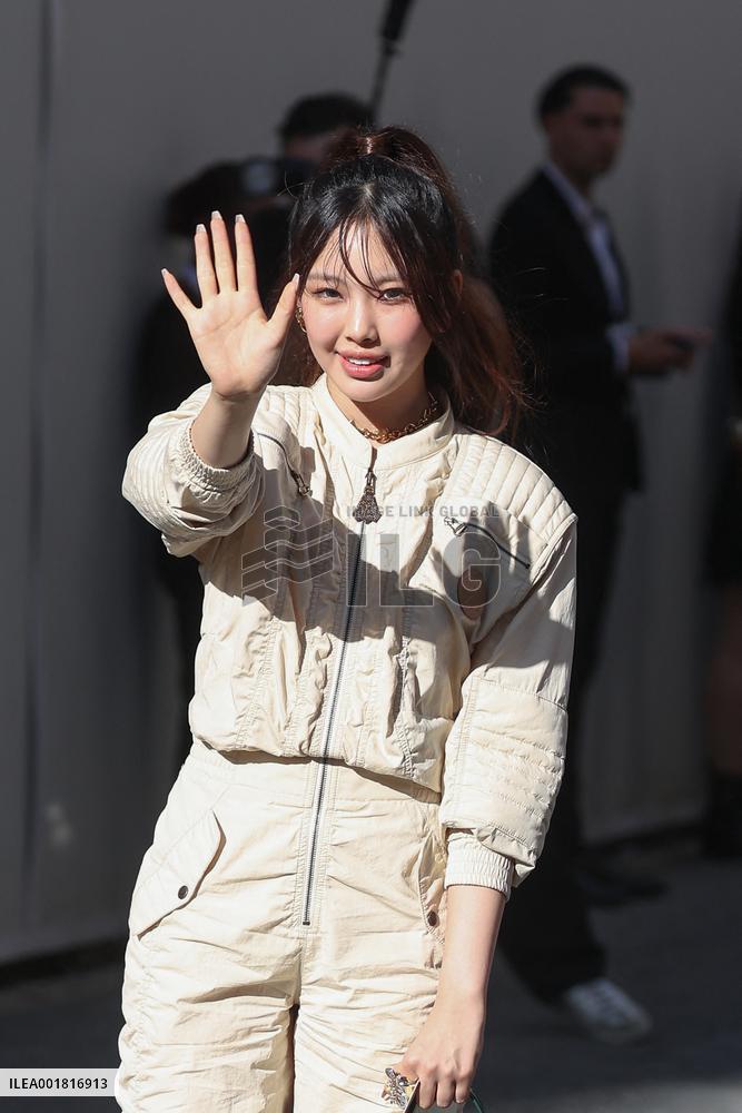 PFW - Louis Vuitton Womenswear Spring-Summer 2024 - Arrivals NB