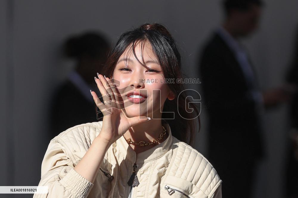 PFW - Louis Vuitton Womenswear Spring-Summer 2024 - Arrivals NB