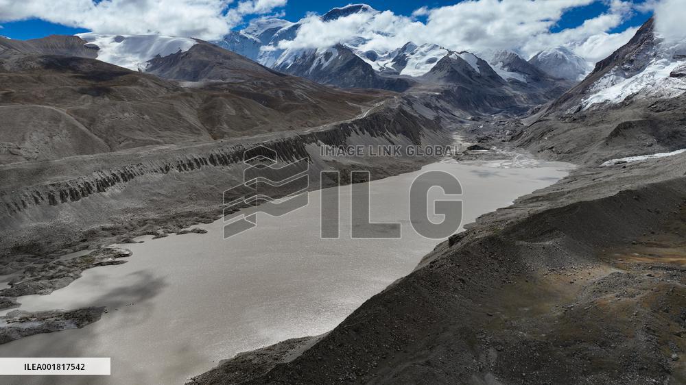 CHINA-MOUNT CHO OYU-PROGLACIAL LAKE-SCIENTIFIC RESEARCH (CN)