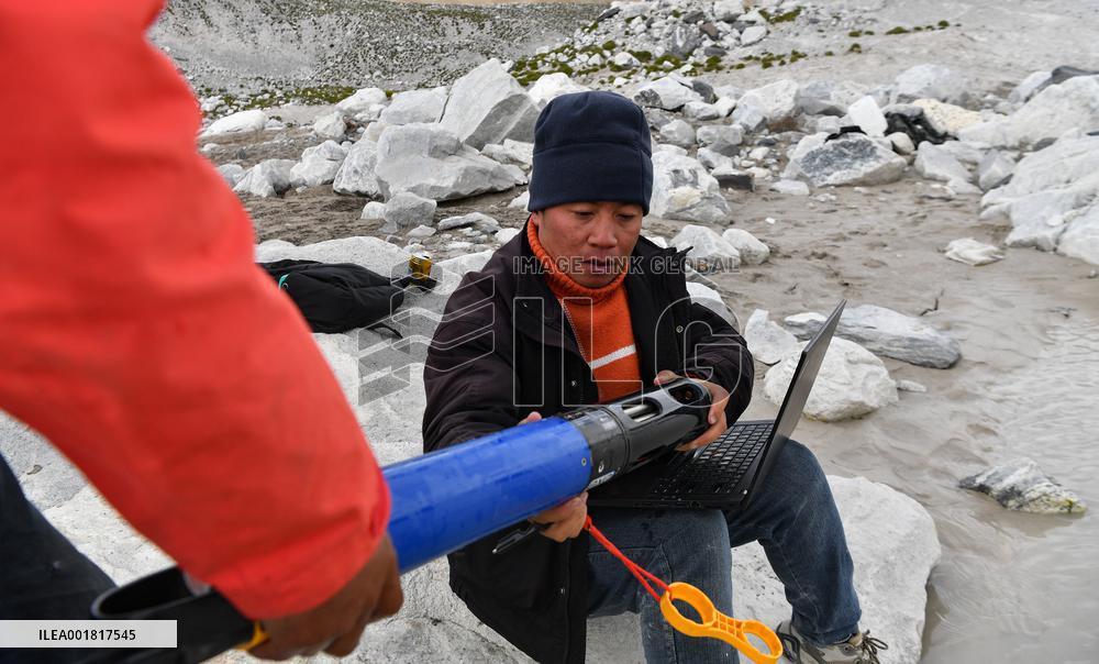 CHINA-MOUNT CHO OYU-PROGLACIAL LAKE-SCIENTIFIC RESEARCH (CN)