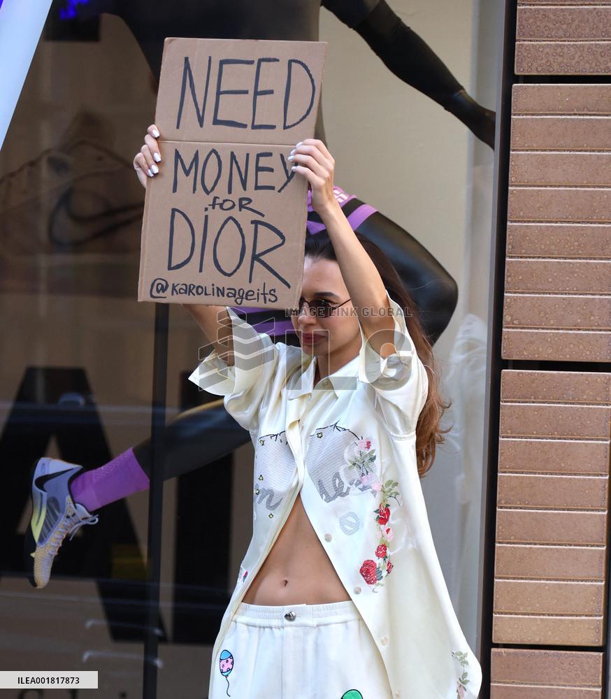 Karolina Geits Out - NYC