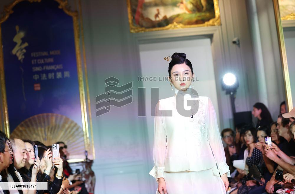 FRANCE-PARIS-FASHION SHOW-NUNU&NONO