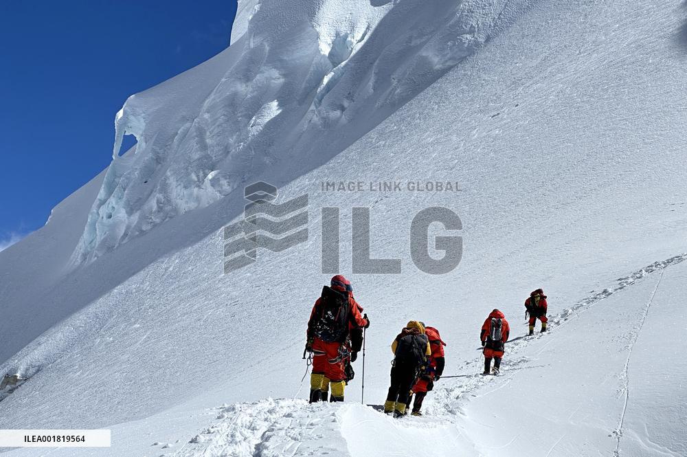 Ma Xiao Climb The World's Sixth Highest Peak Cho Oyu